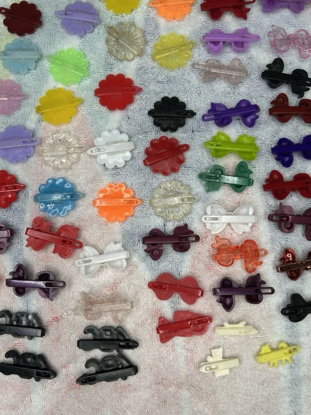 100+ Vintage Plastic Hair Barrettes Lot Flowers Bows Colorful Girls 80s 90s